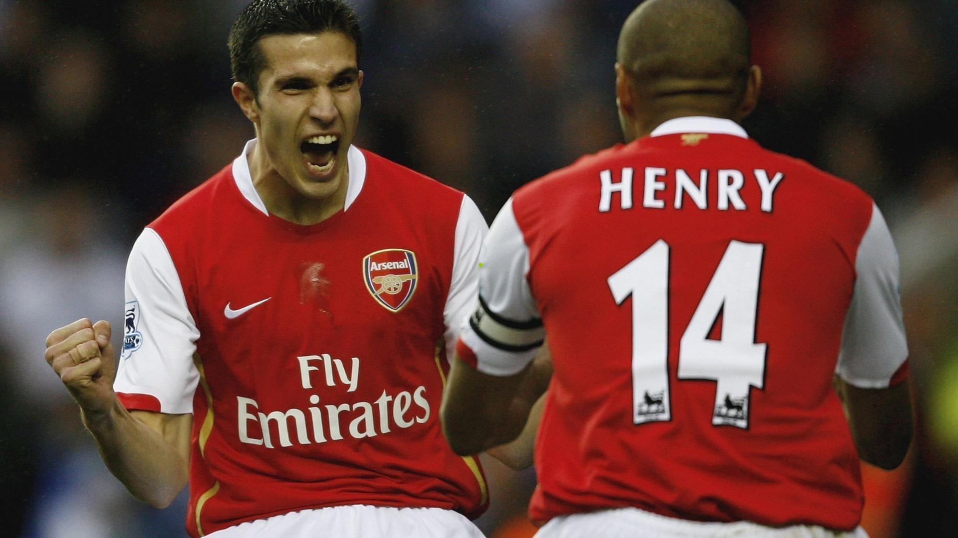 镜报独家披露，多特蒙德谋划明年夏窗迎回桑乔，大幅降薪成转会前提