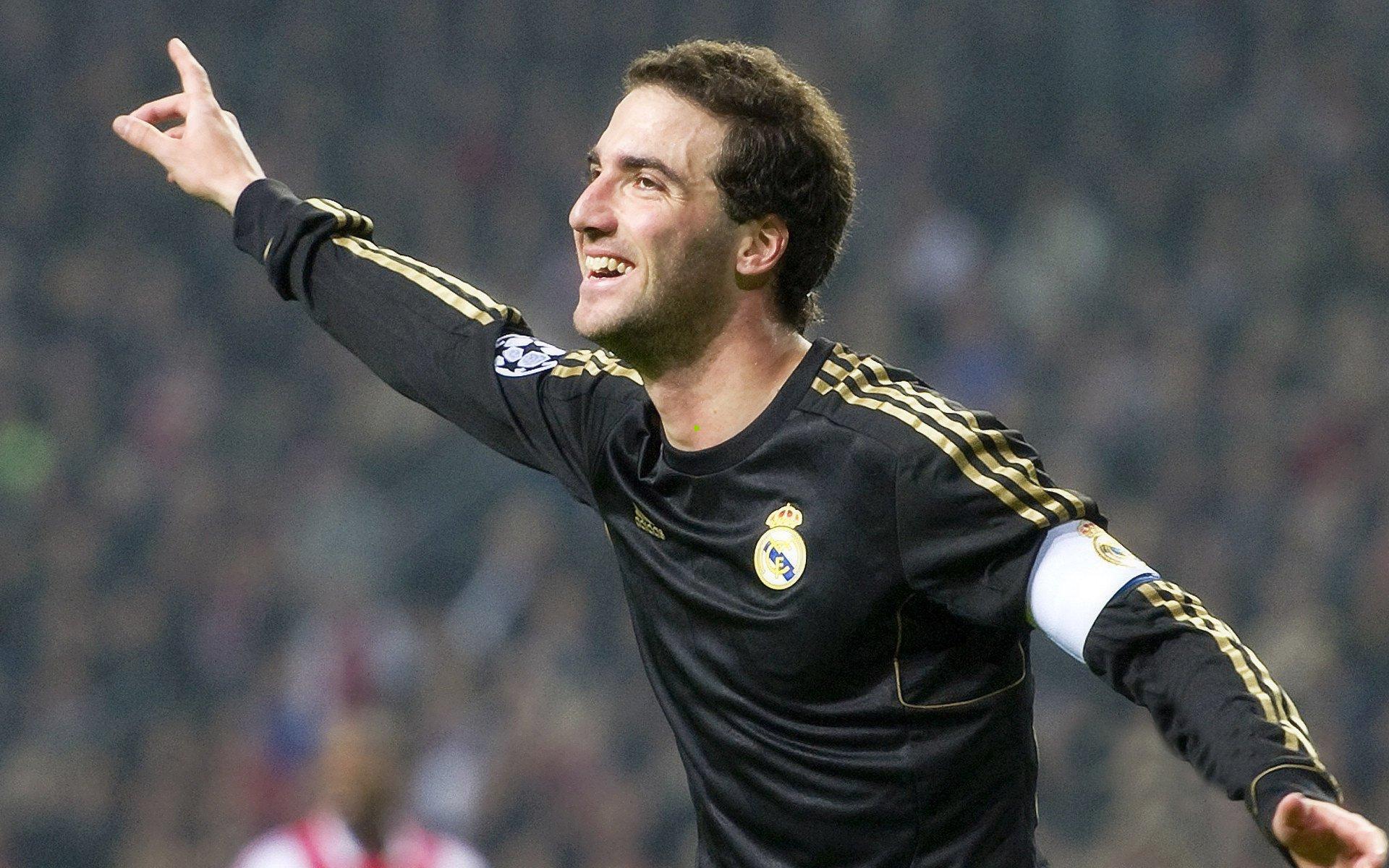 FIFPro最佳阵容历史榜，梅西17次入围铸就传奇，姆巴佩6次登榜闪耀新时代